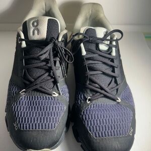 ON WOMEN'S RUNNING SHOES SIZE 9 BLACK